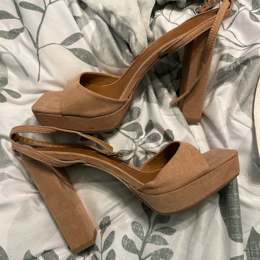 Sandal heels